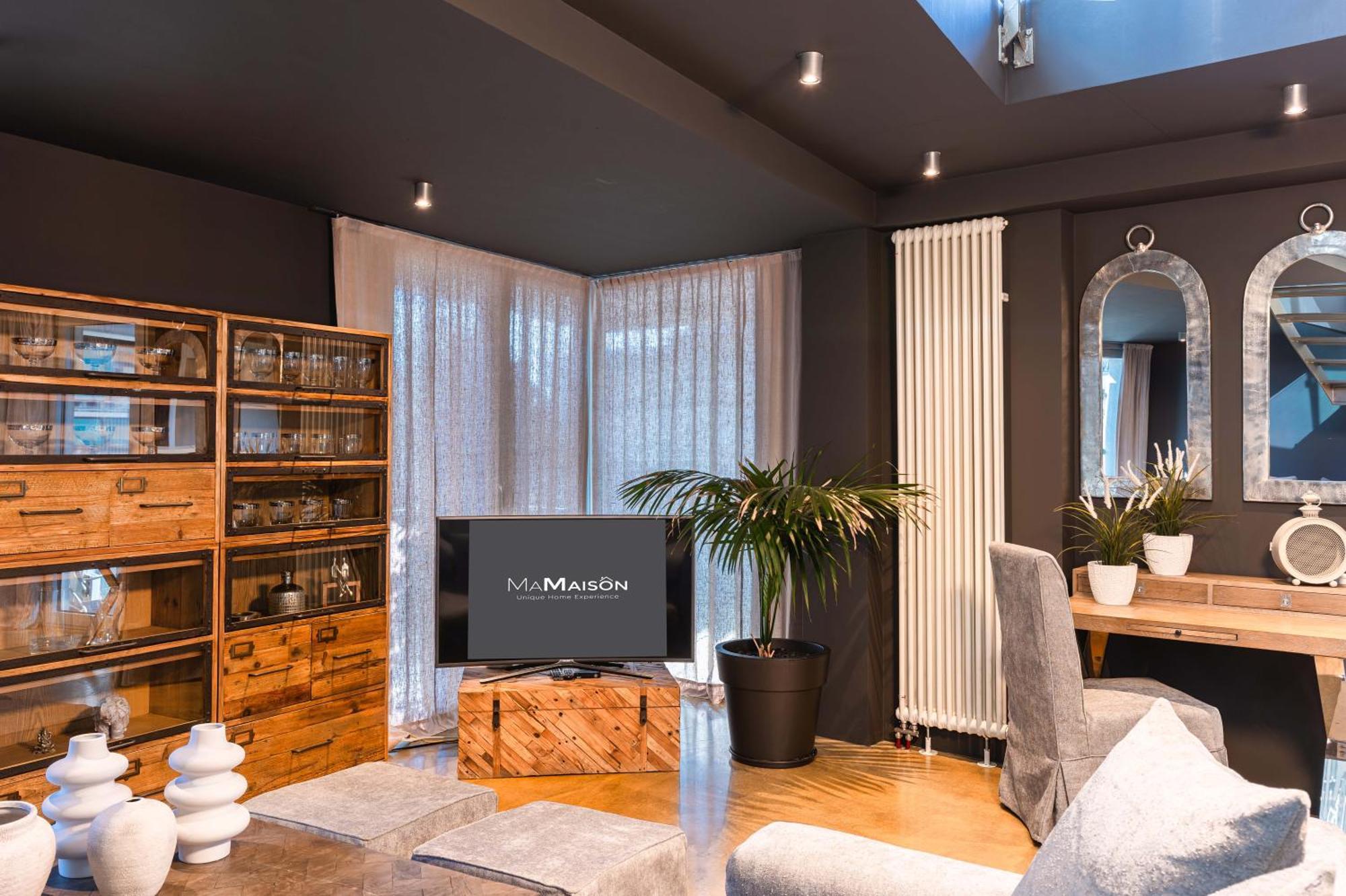 Ma Maison No5 Penthouse Loft, Private Heated Pool, Acropolis View, Ultra High Speed Internet 300 Mbps, Short Walk To Acropolis, Parking Upon Request, 1' From Metro 雅典 外观 照片