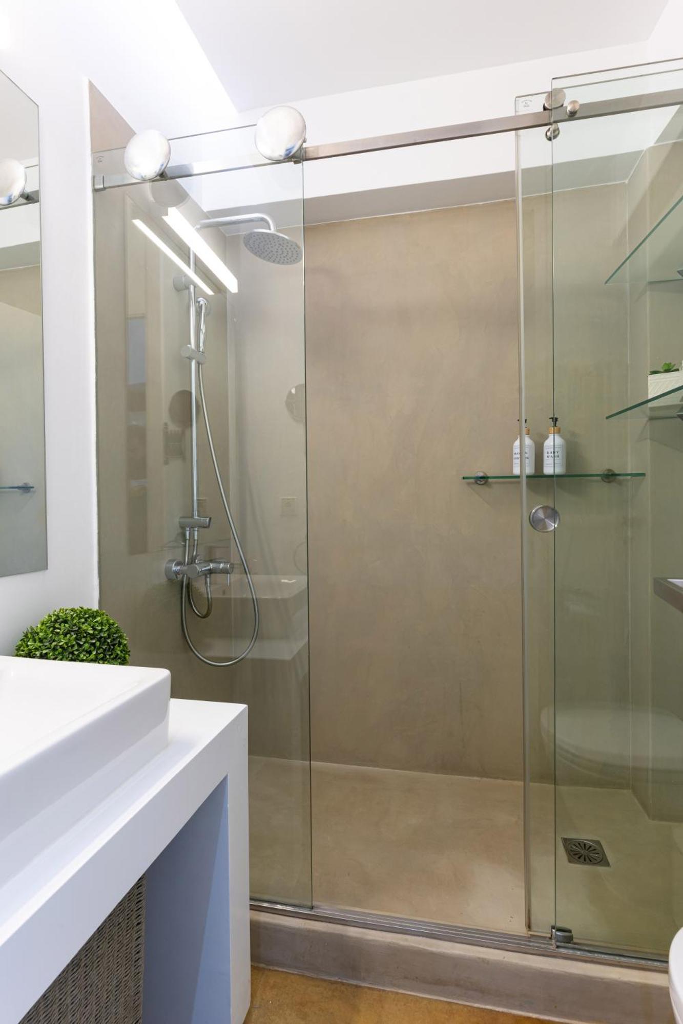 Ma Maison No5 Penthouse Loft, Private Heated Pool, Acropolis View, Ultra High Speed Internet 300 Mbps, Short Walk To Acropolis, Parking Upon Request, 1' From Metro 雅典 外观 照片