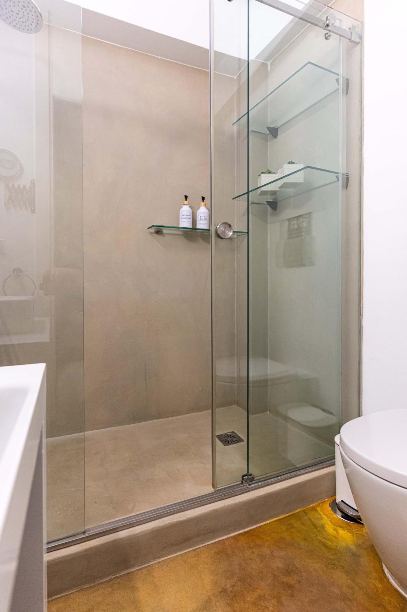 Ma Maison No5 Penthouse Loft, Private Heated Pool, Acropolis View, Ultra High Speed Internet 300 Mbps, Short Walk To Acropolis, Parking Upon Request, 1' From Metro 雅典 外观 照片