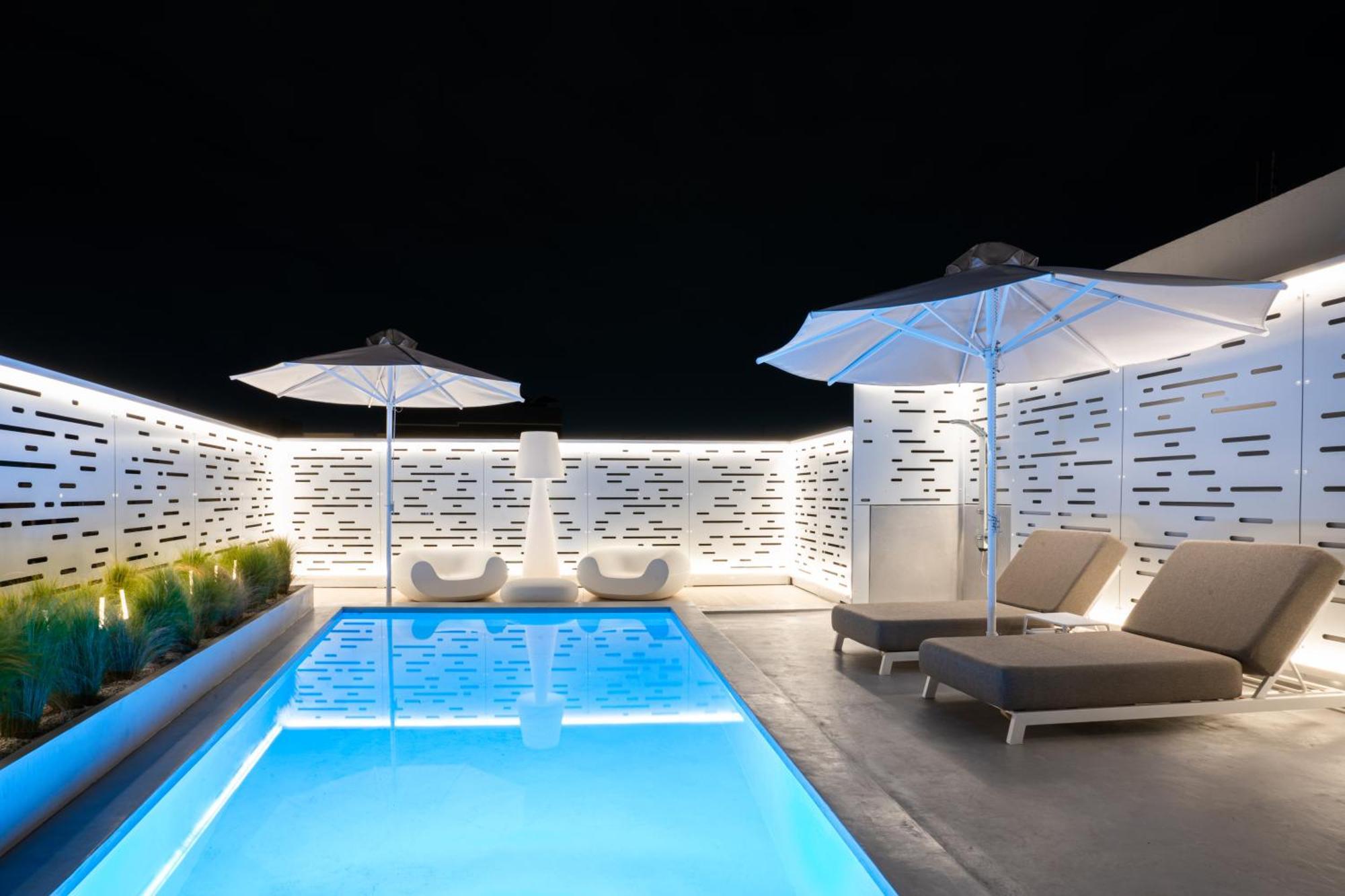 Ma Maison No5 Penthouse Loft, Private Heated Pool, Acropolis View, Ultra High Speed Internet 300 Mbps, Short Walk To Acropolis, Parking Upon Request, 1' From Metro 雅典 外观 照片