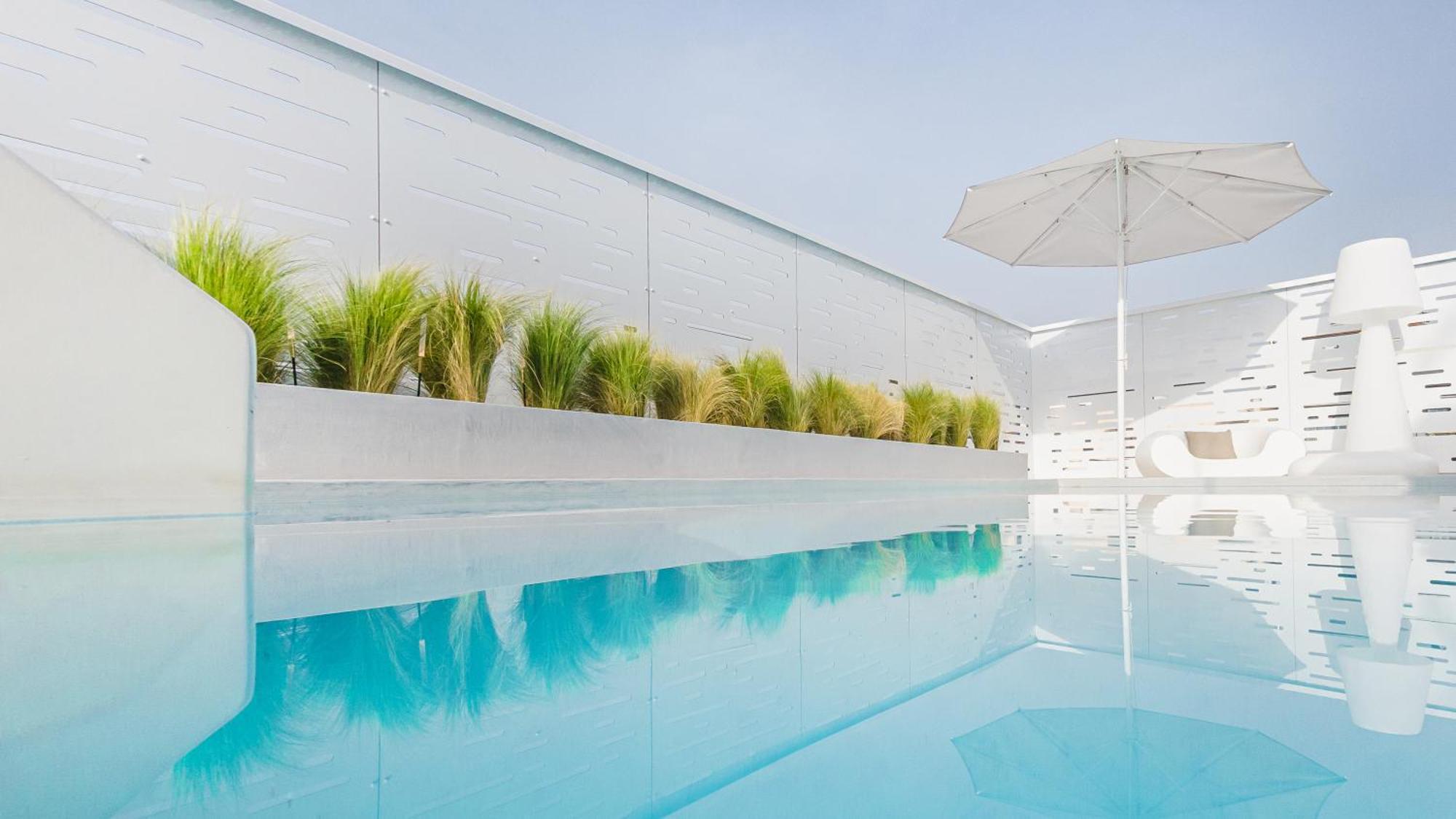 Ma Maison No5 Penthouse Loft, Private Heated Pool, Acropolis View, Ultra High Speed Internet 300 Mbps, Short Walk To Acropolis, Parking Upon Request, 1' From Metro 雅典 外观 照片