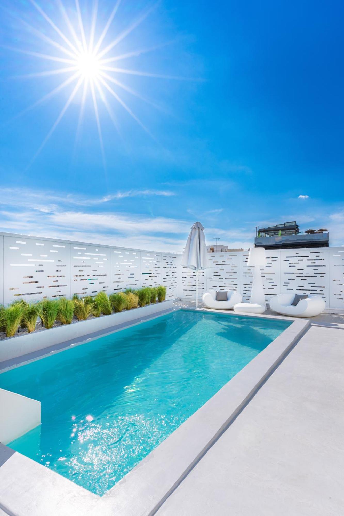 Ma Maison No5 Penthouse Loft, Private Heated Pool, Acropolis View, Ultra High Speed Internet 300 Mbps, Short Walk To Acropolis, Parking Upon Request, 1' From Metro 雅典 外观 照片
