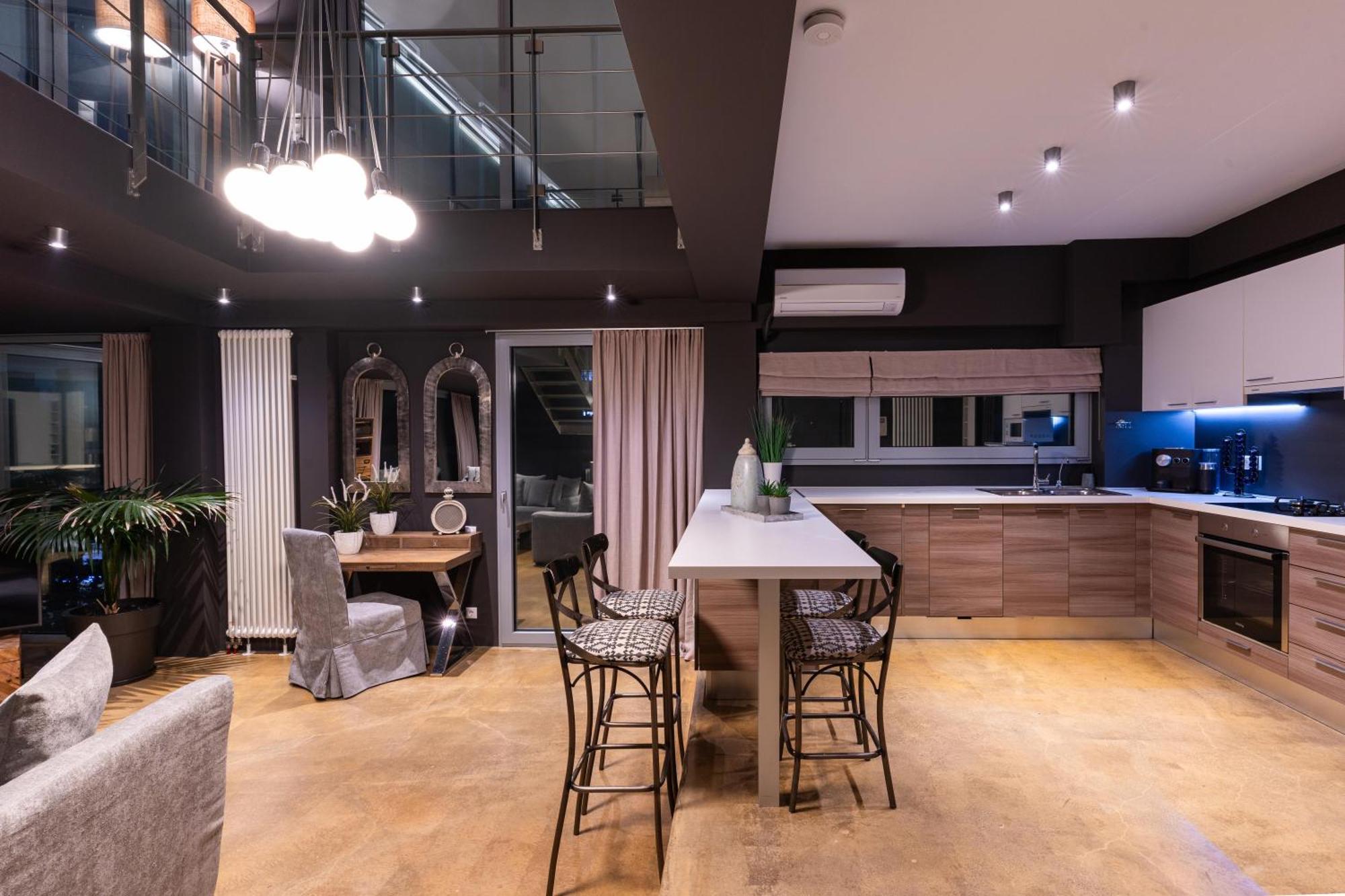 Ma Maison No5 Penthouse Loft, Private Heated Pool, Acropolis View, Ultra High Speed Internet 300 Mbps, Short Walk To Acropolis, Parking Upon Request, 1' From Metro 雅典 外观 照片